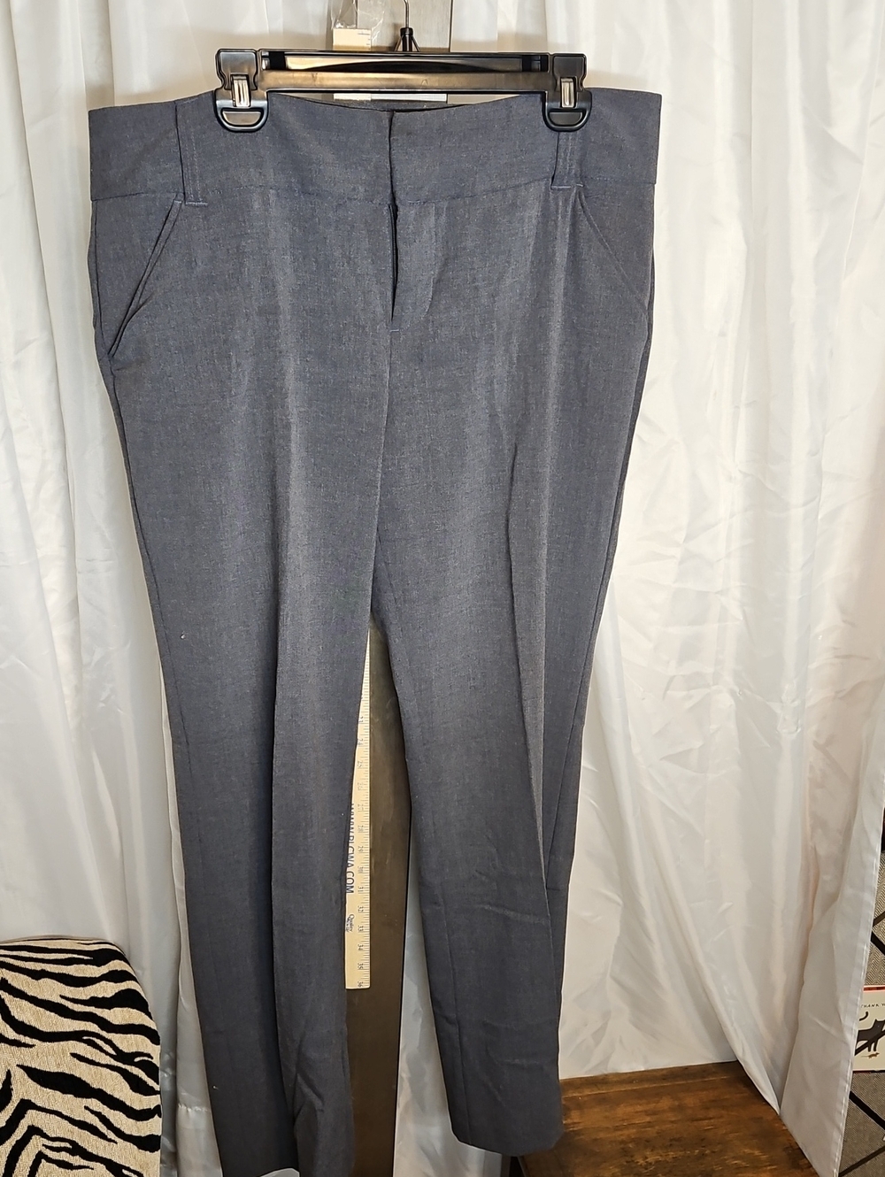 Daisy Fuentes Gray Straight-Leg Dress Pants 14